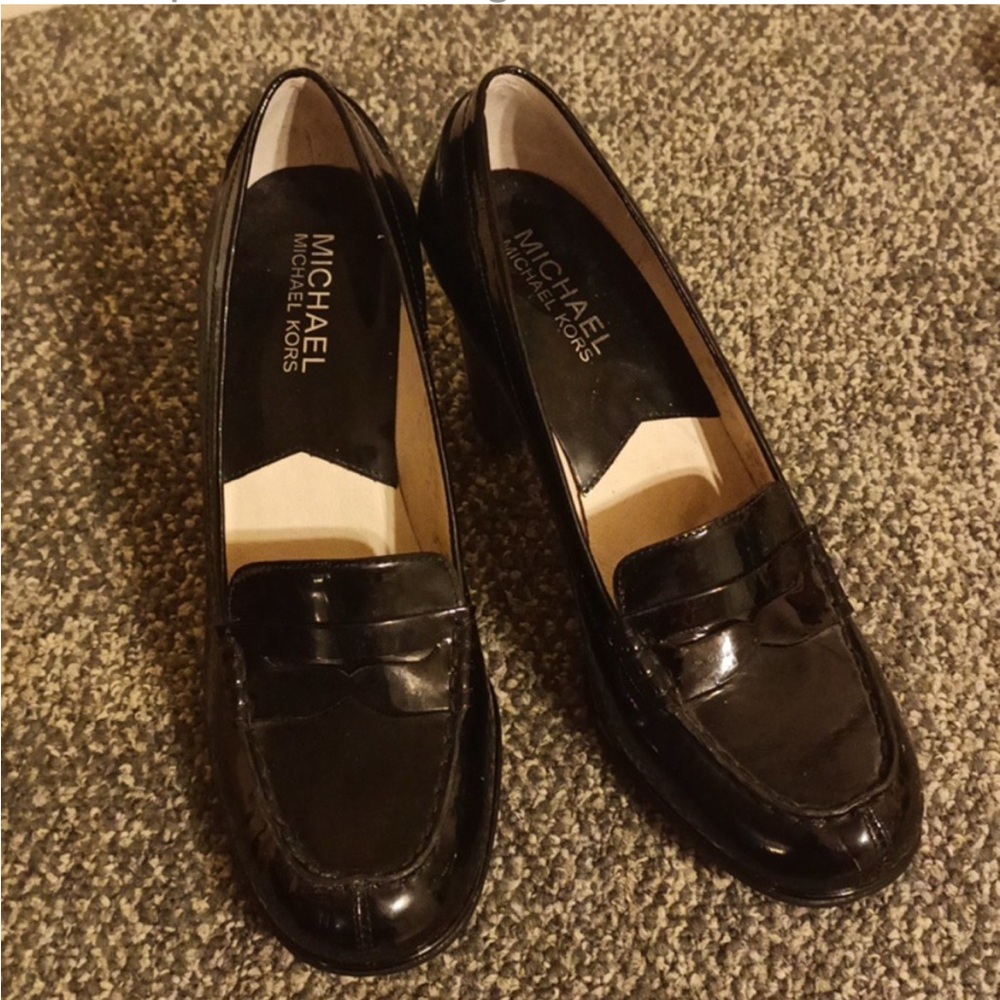 3 for $10 Black patent leather Michael Kors Women’s Block Heel Loafers-Size 6.5